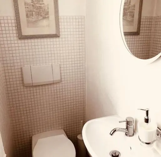 شقة Historisches Im Herzen Von *